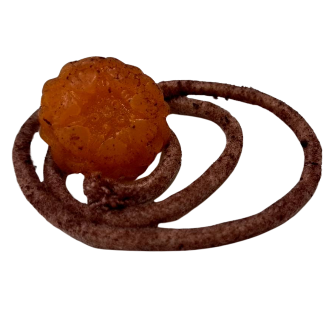 Ancient Thai fragrant rope, a royal recipe, reduces musty odors, kills germs in the air, repels insects, eliminates animal odors, and increases warmth.