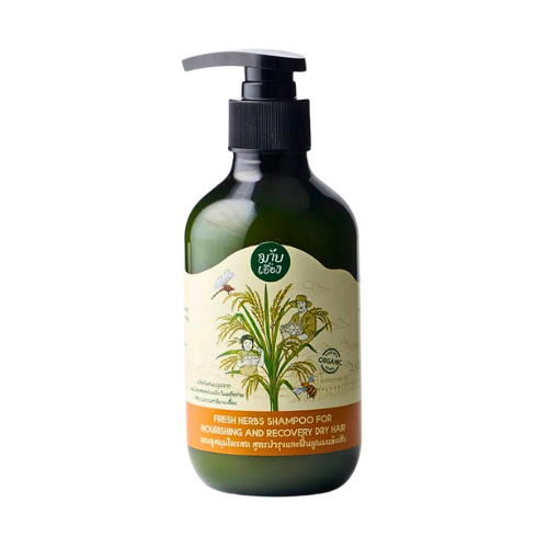 Shampoo mixed with conditioner, rice milk, Andrographis paniculata, butterfly pea, yarrow and fresh kaffir lime peel, 300 ml.