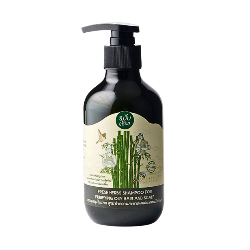 Shampoo mixed with conditioner, rice milk, Andrographis paniculata, butterfly pea, yarrow and fresh kaffir lime peel, 300 ml.