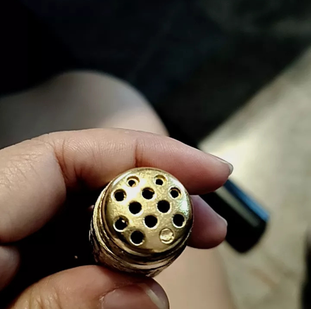 1 tube of gold-plated white inhaler, metal tube, Thai pattern