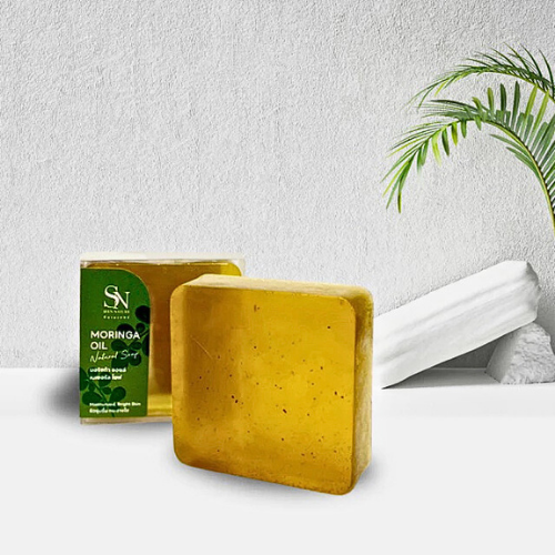 Moringa Oil Soap, a gentle facial soap formula, mixed with extracts of the leaves of the Indian laburnum, for a clear face, nourishing the skin, and adjusting the skin tone to look natural.