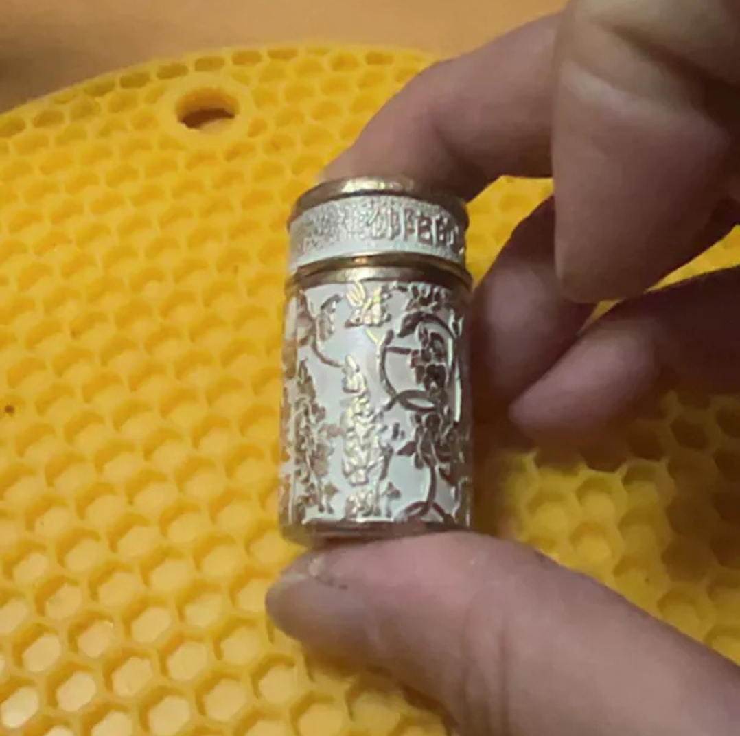 1 tube of gold-plated white inhaler, metal tube, Thai pattern