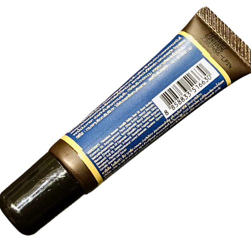 Lip balm, camellia seed oil, fragrant 10,000 miles, made from natural ingredients, soft and smooth to the touch, fragrant, deeply nourishes the lips.