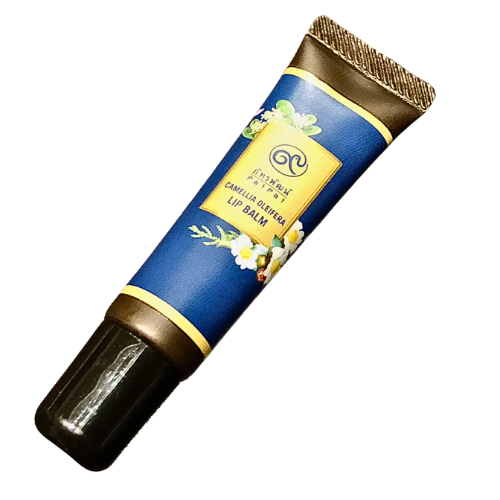 Lip balm, camellia seed oil, fragrant 10,000 miles, made from natural ingredients, soft and smooth to the touch, fragrant, deeply nourishes the lips.