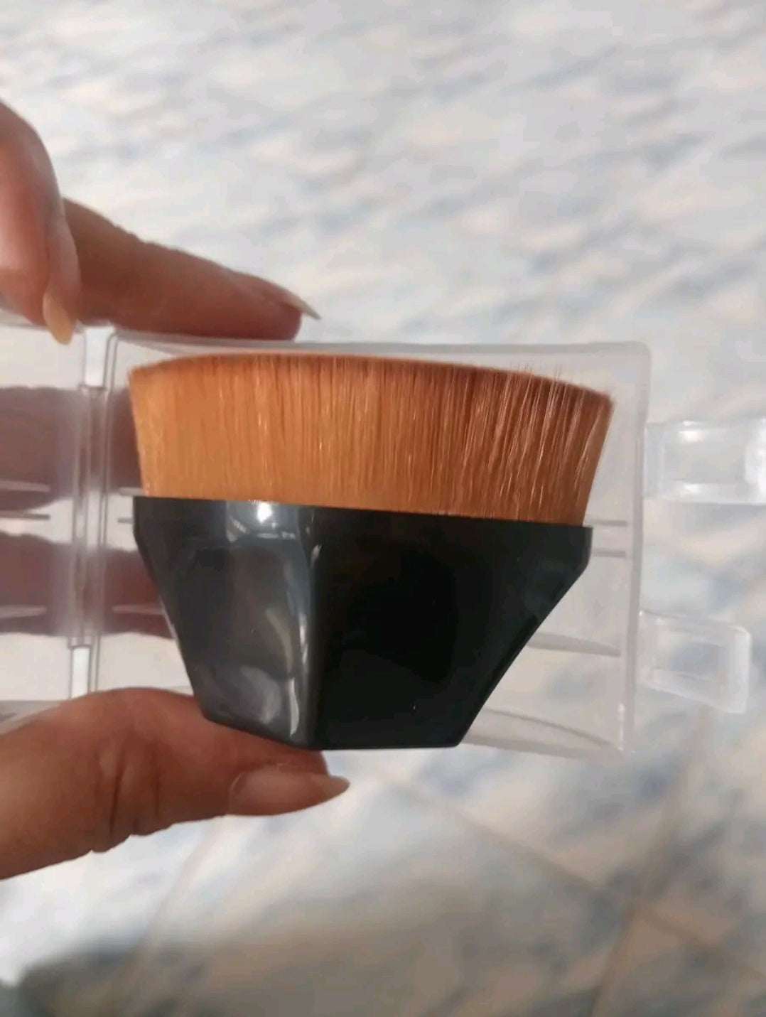 2 pieces of foundation makeup brushes with storage box, soft and fine hair
