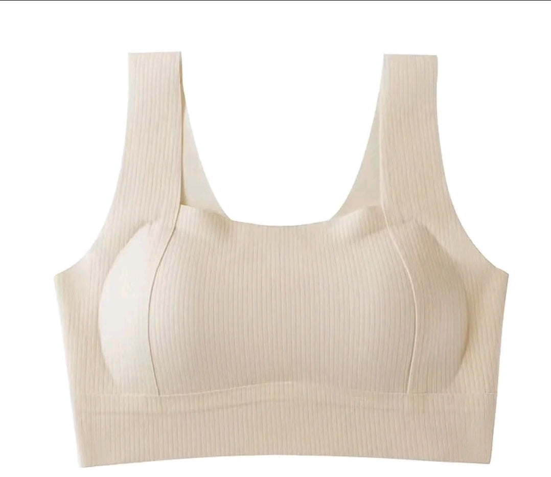 Fashionable sports bra, soft fabric, no underwire, built-in foam
