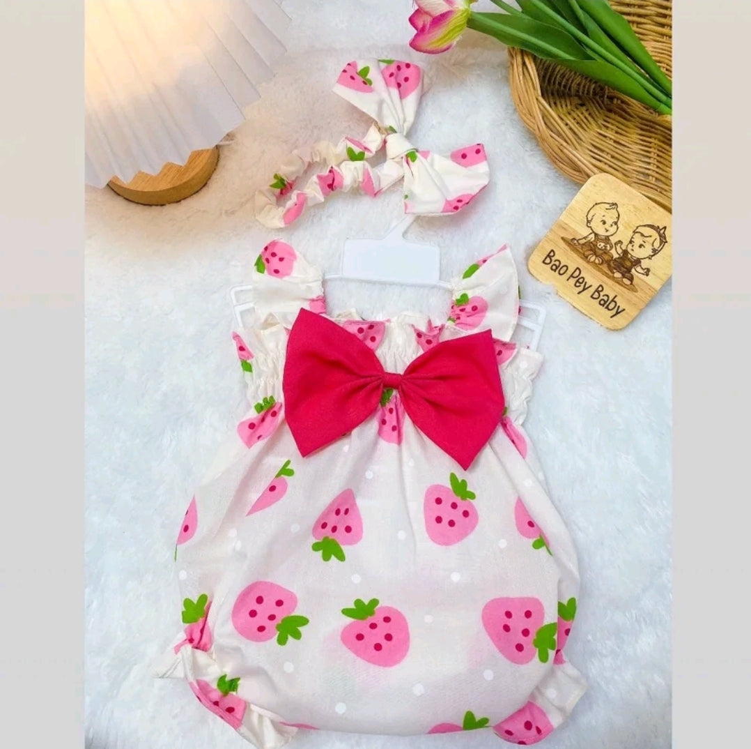 Baby Girl Clothes with Printed Pattern and Handmade Bow