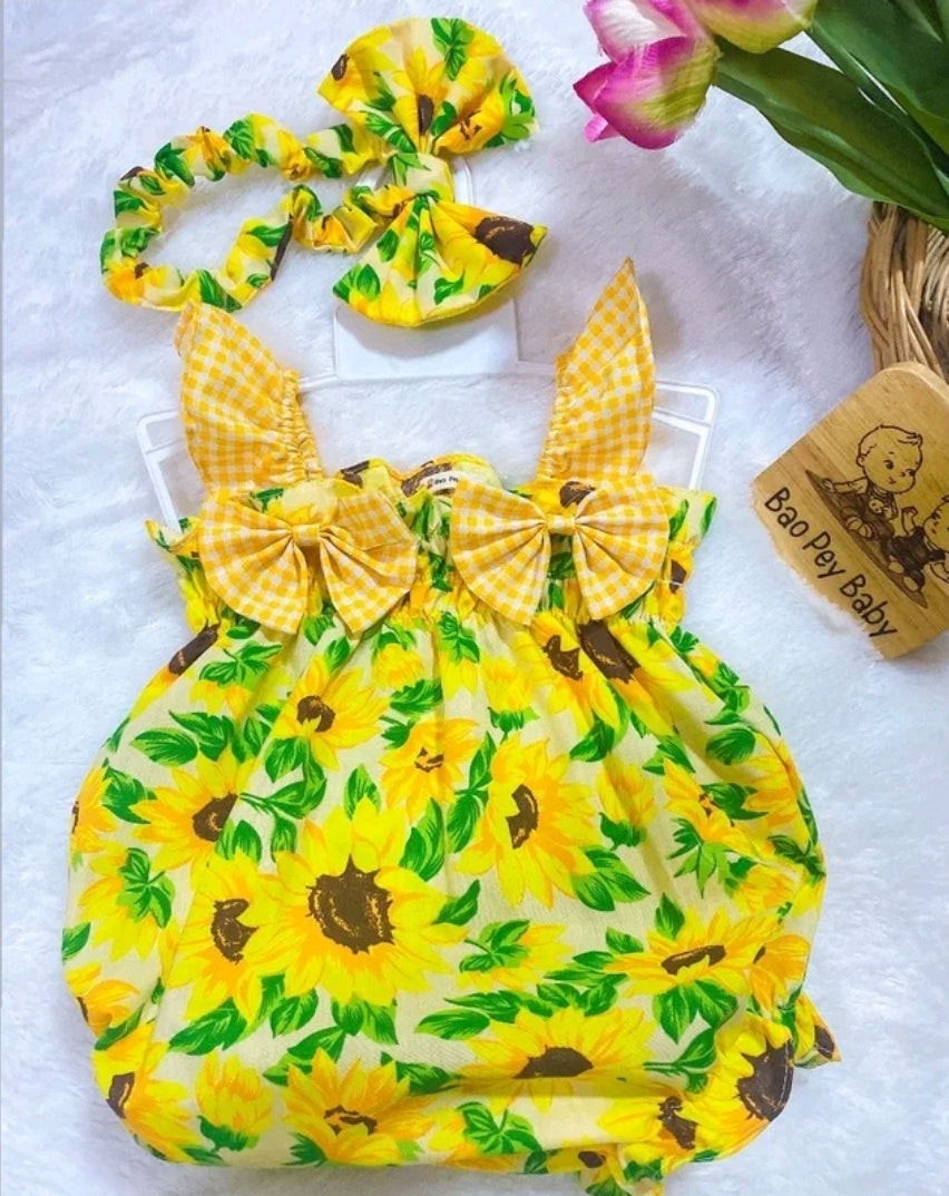Baby Girl Clothes with Printed Pattern and Handmade Bow
