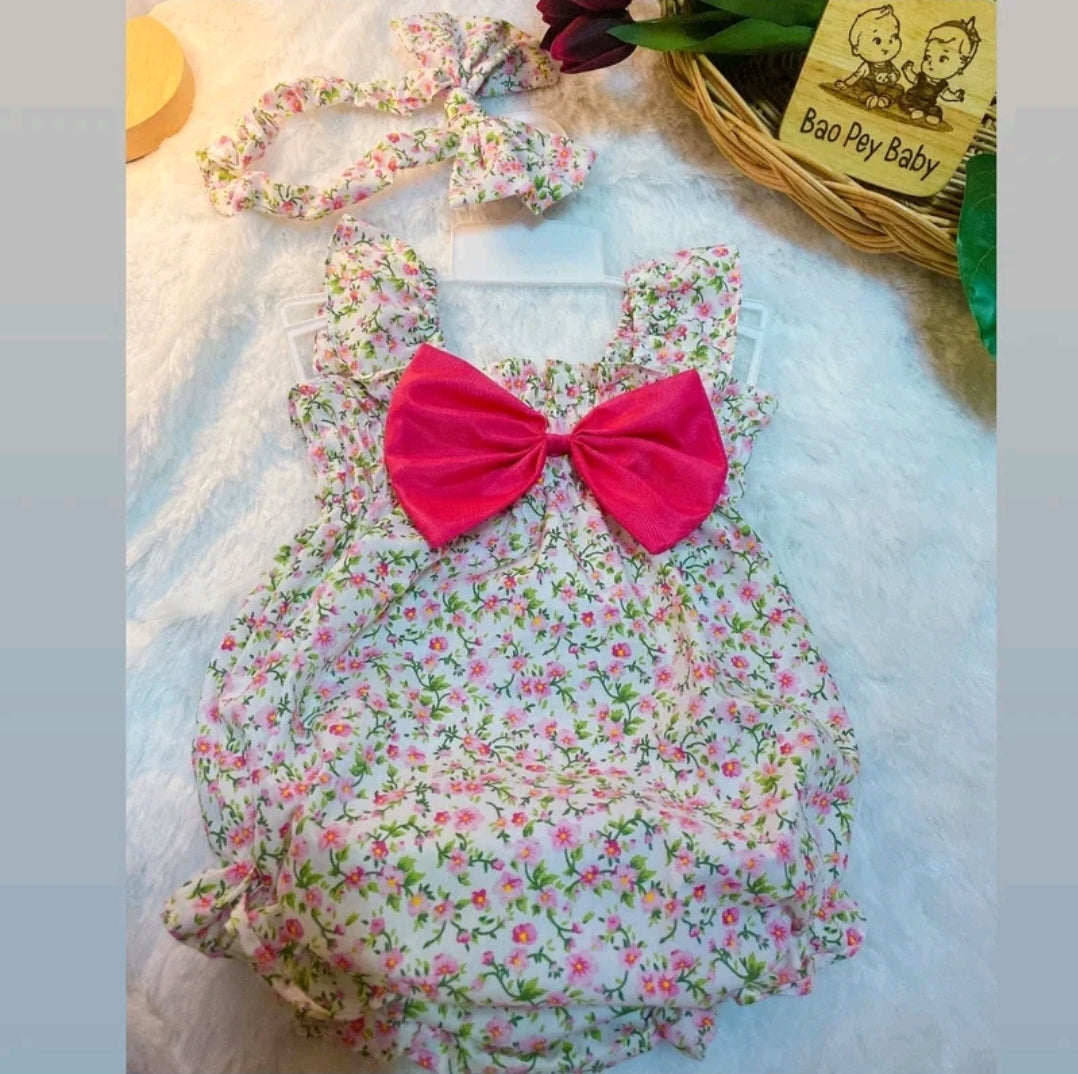 Baby Girl Clothes with Printed Pattern and Handmade Bow