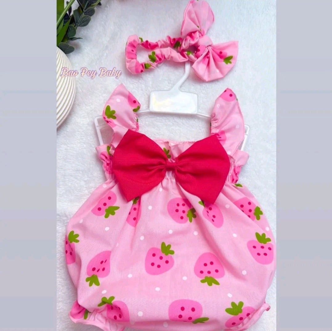 Baby Girl Clothes with Printed Pattern and Handmade Bow