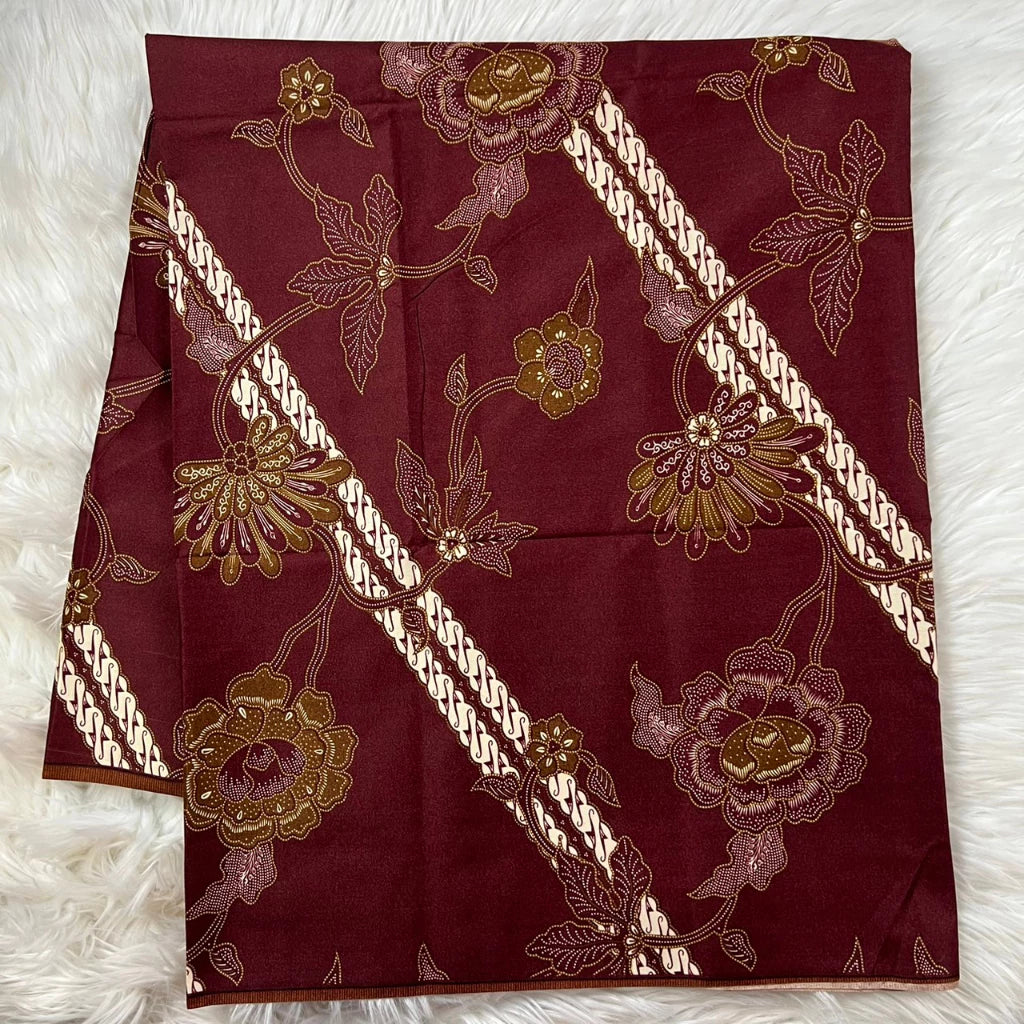 Thai pattern sarong, sewn, size 2 meters, mixed patterns, 3 pieces, not slippery, not shiny ผ้าถุง ลายไทย เย็บแล้ว ขนาด 2 เมตร คละลาย 3 ผืน ไม่ลื่น ไม่มัน