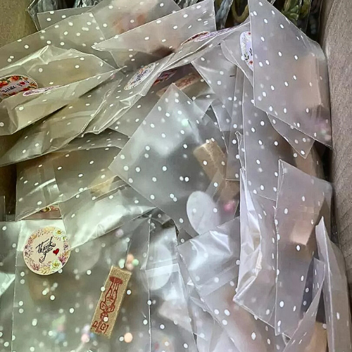 The last gift, souvenir, free gift for customers, incense sticks from Ai Khai, Wat Chedi / Thao Wessuwan, tells the numbers.