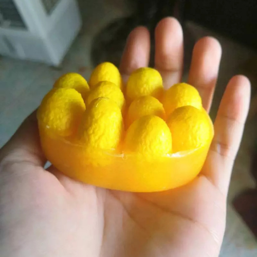 Silkworm Honey Oil Soap, natural ingredients, reduces blackheads, acne, antioxidants, size 65 grams