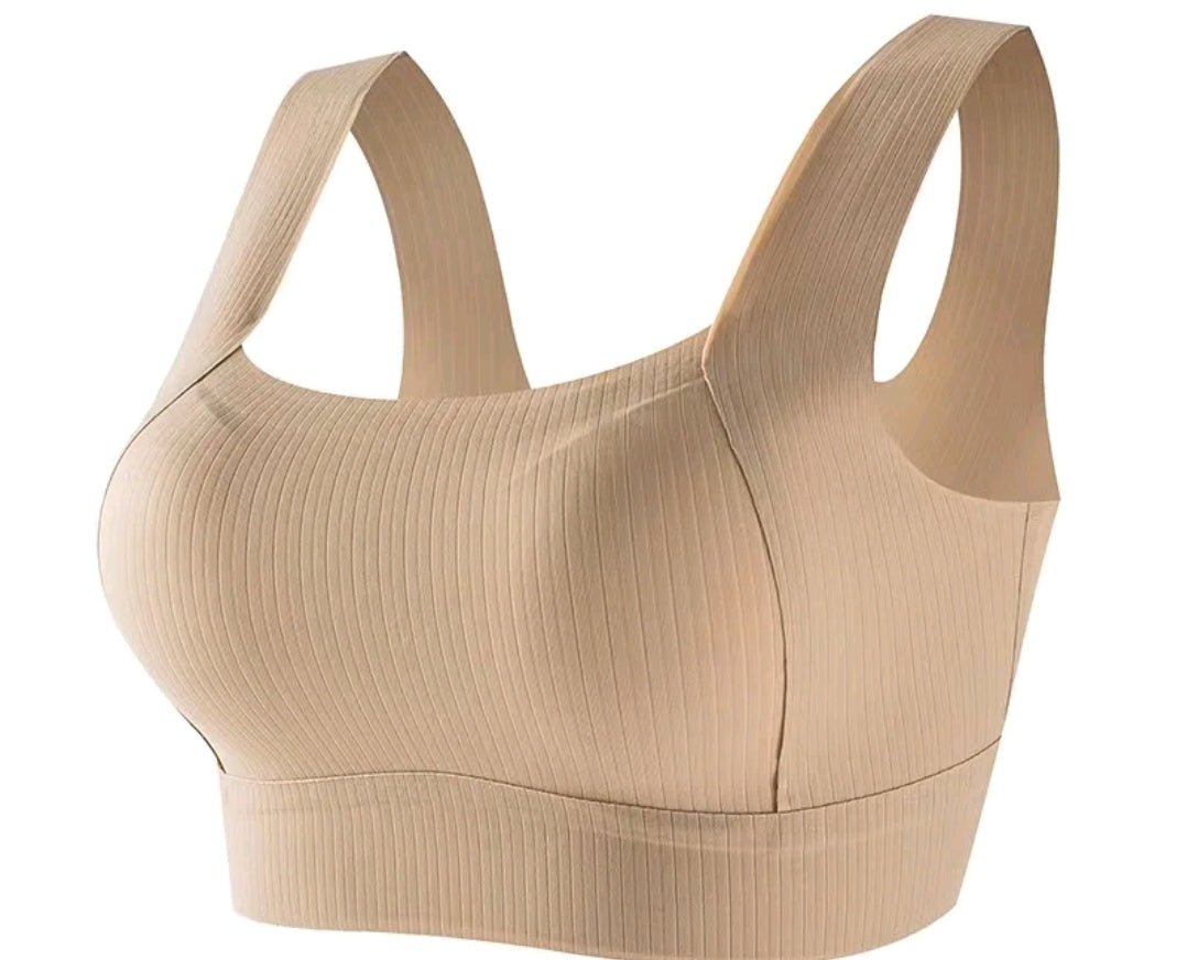 Fashionable sports bra, soft fabric, no underwire, built-in foam