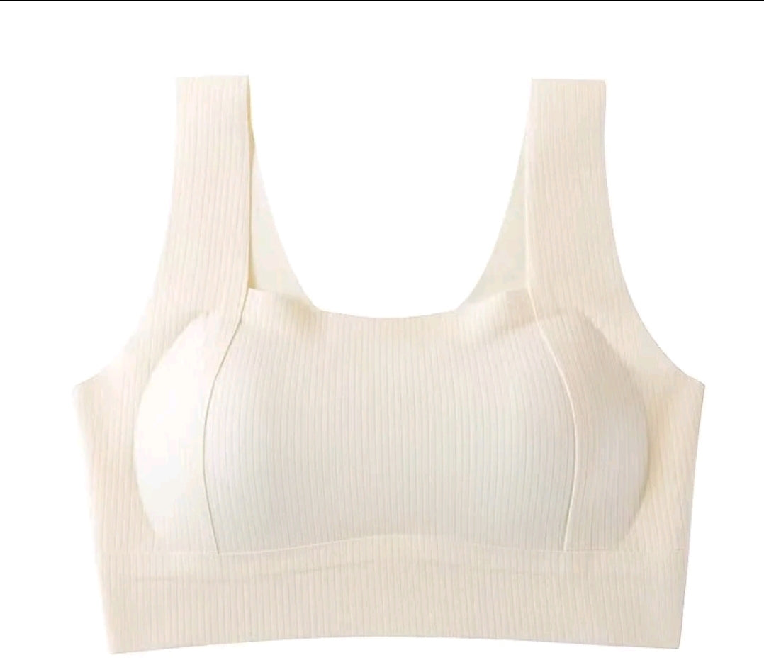 Fashionable sports bra, soft fabric, no underwire, built-in foam
