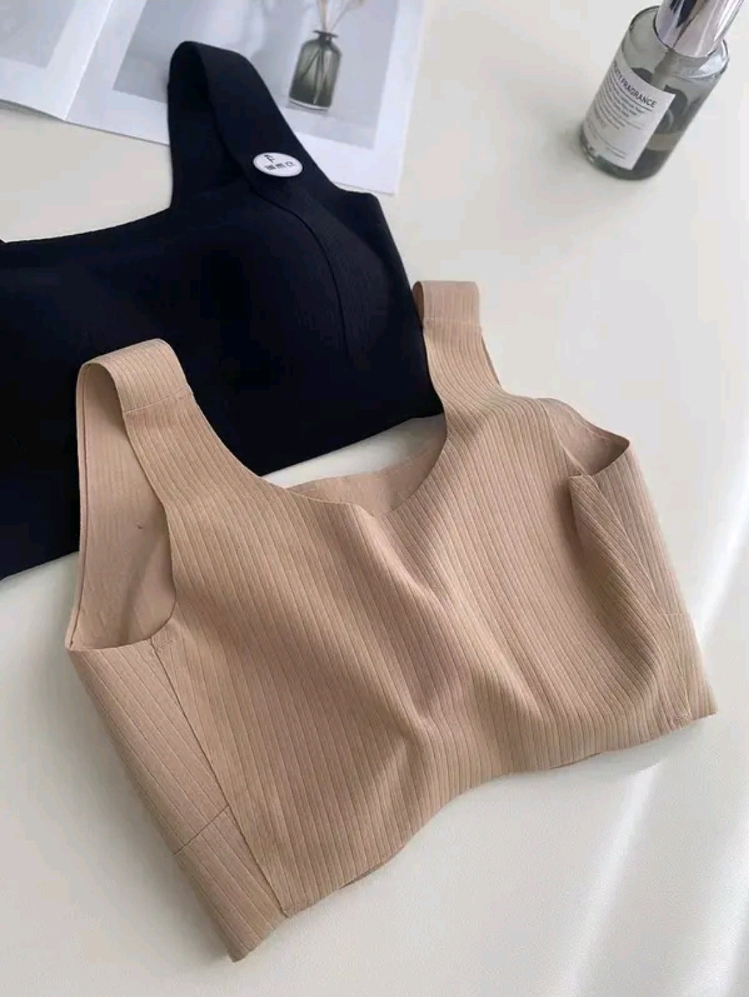Fashionable sports bra, soft fabric, no underwire, built-in foam